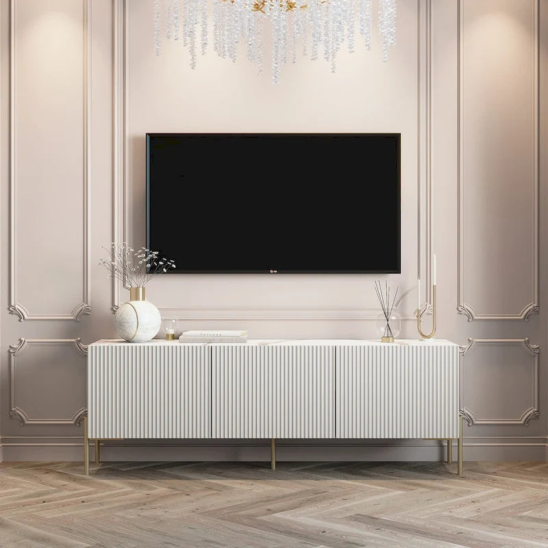 Meuble TV console beige pour téléviseurs jusqu'à 65 po avec pieds en métal au design Art déco