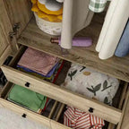 Armoire avec accents en rotin - Organisateur de vêtements spacieux et stylé