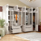 Armoire moderne à portes vitrées : solution de rangement.