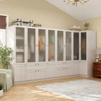 Armoire moderne à portes vitrées : solution de rangement.