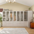 Armoire moderne à portes vitrées : solution de rangement.
