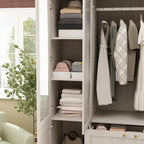 Armoire moderne à portes vitrées : solution de rangement.