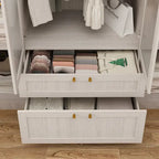 Armoire moderne à portes vitrées : solution de rangement.